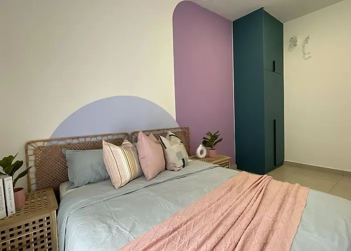 Kazabella Homestay + Playroom