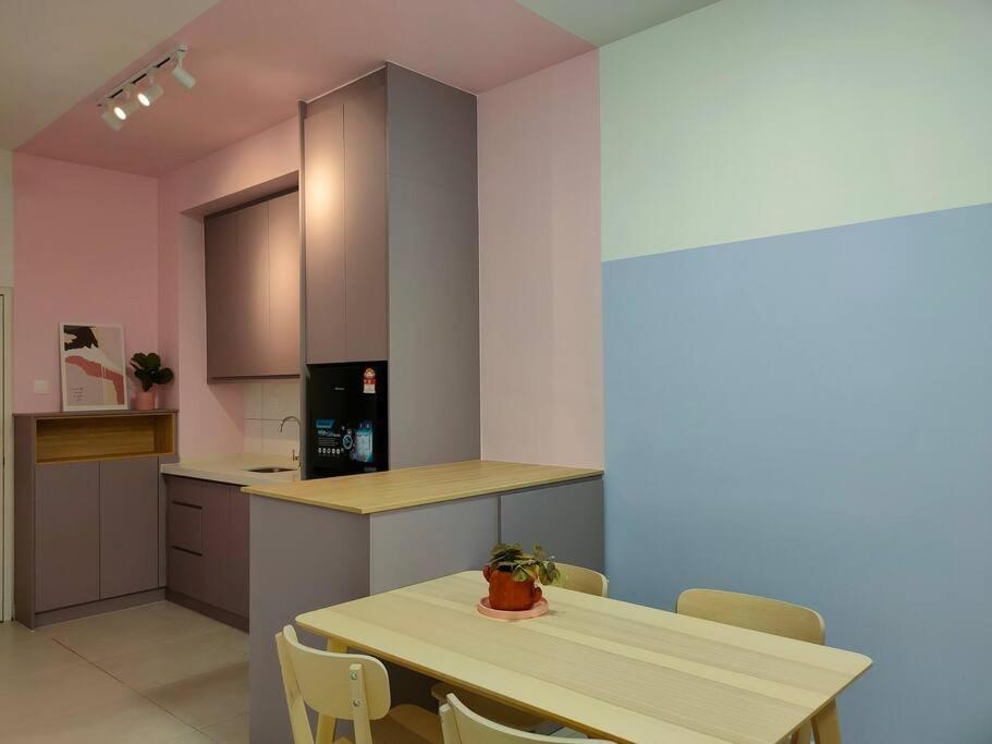 Kazabella + Playroom Apartment *