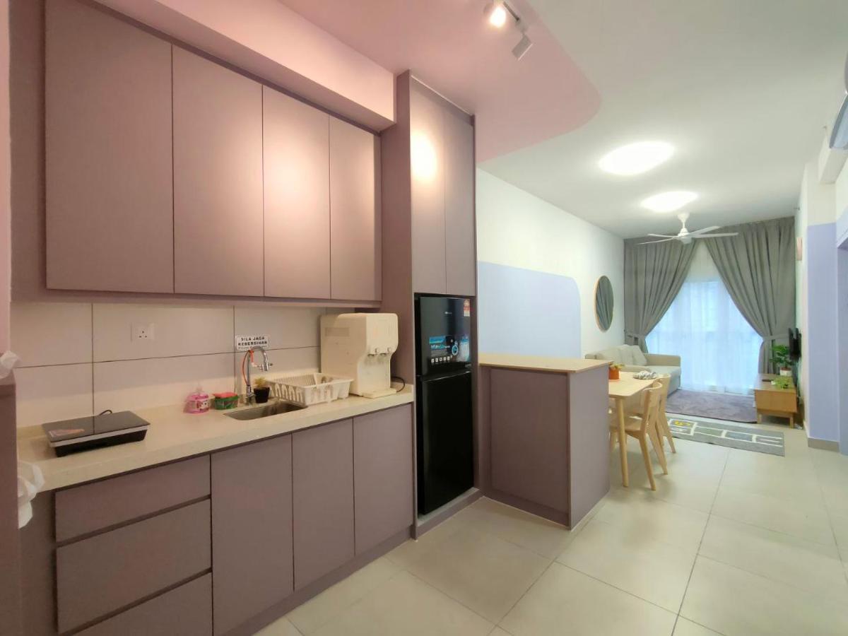 Kazabella + Playroom Apartment *